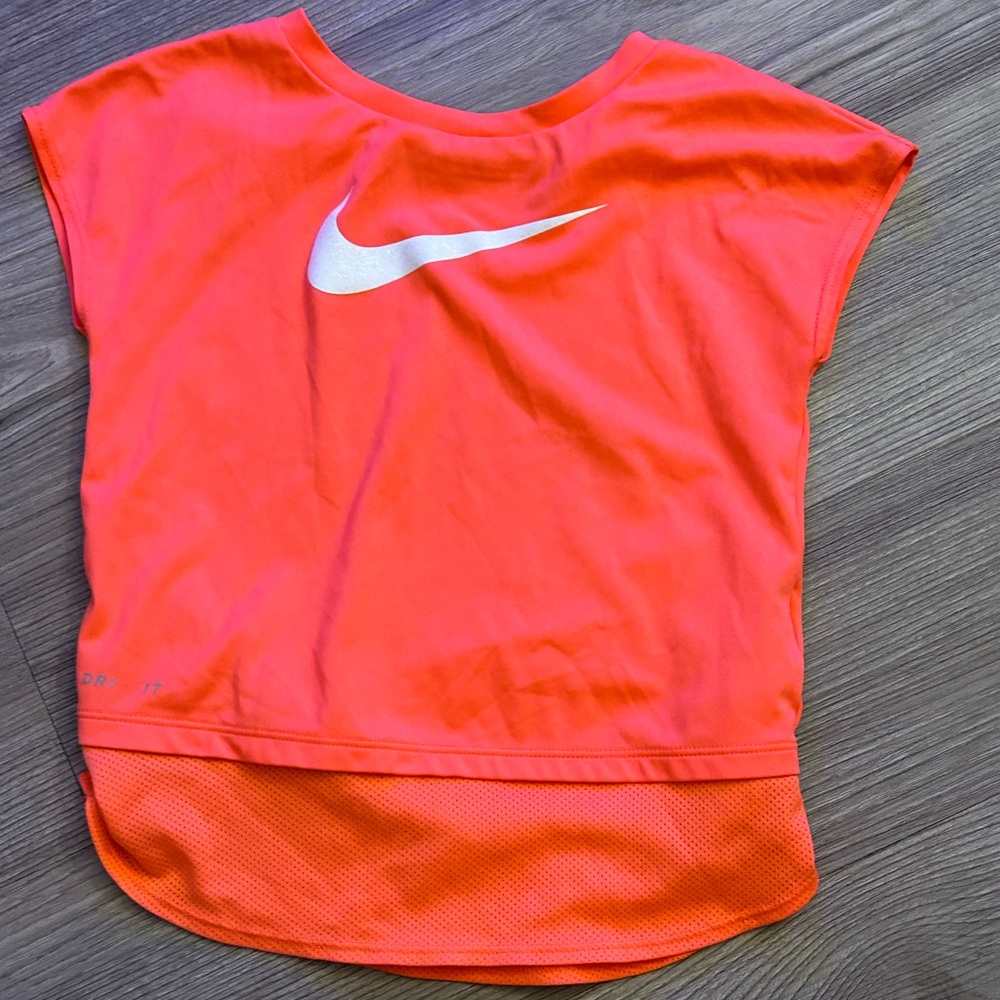 tank top/tees shirt
